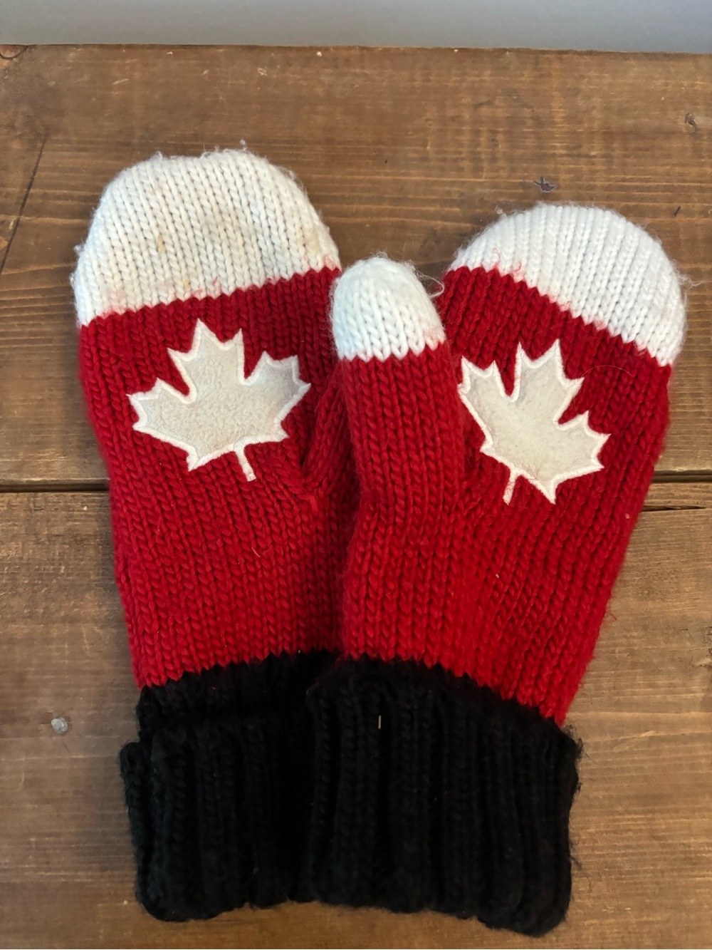 Hudson's Bay Team Canada Olympics Black White Red Mittens Adult Sz S/M